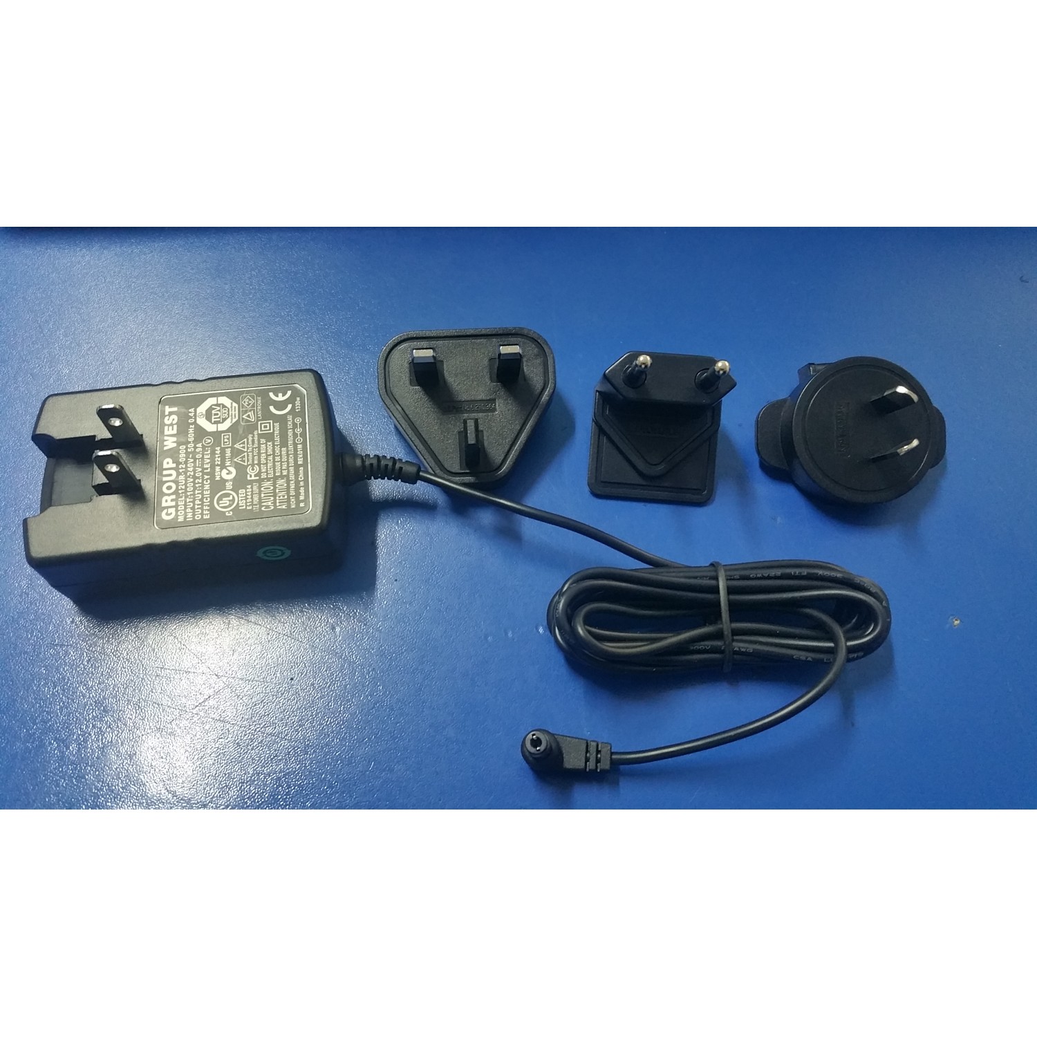 Alimentator Group West 12UR-12-0900 12V 0.9A Surse de alimentare